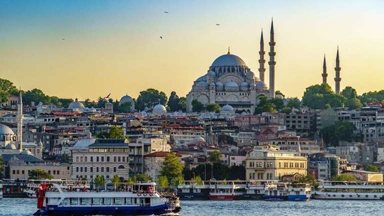 Τριήμερο Καθαράς Δευτέρας και τετραήμερο 25ης Μαρτίου: Πώς θα οργανώσετε μια αξέχαστη απόδραση