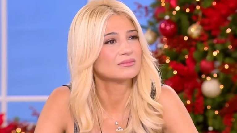 Φαίη Σκορδά: &quot;Υπάρχουν έξι ψεύτικοι λογαριασμοί που μου γράφουν αρνητικά σχόλια, ποιος άνθρωπος έχει τόσο χρόνο;&quot;