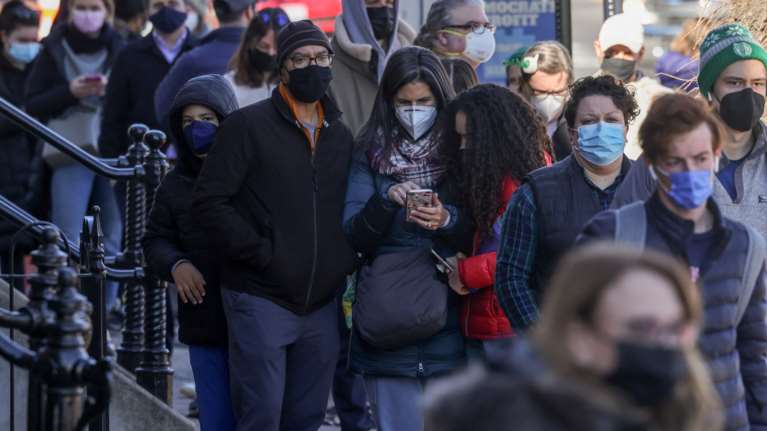 New York Post: Το νέο σύμπτωμα της μετάλλαξης Ομικρον; - Τι ισχυρίζεται Βρετανός γιατρός