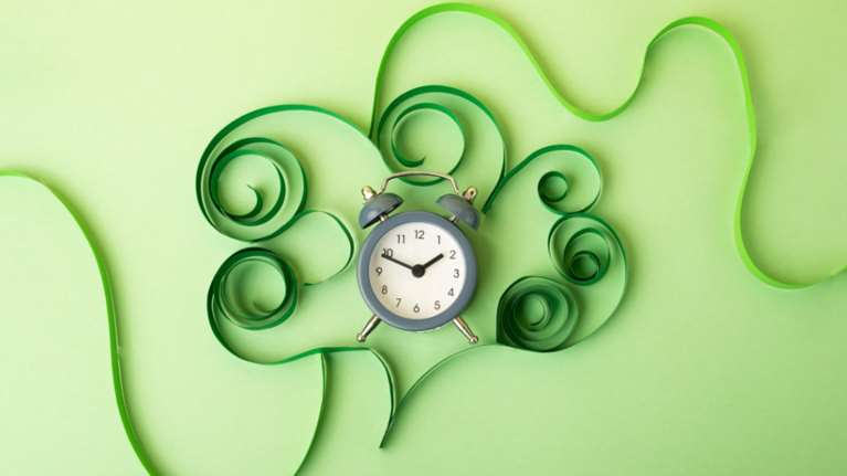 Ποια ώρα της ημέρας κινδυνεύουμε περισσότερο από καρδιακή προσβολή; Και πότε από καούρες ή φλεγμονές;