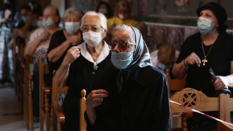 Εξαδάκτυλος για τα rapid test παντού…εκτός από τις εκκλησίες- "Γι αυτό δεν το αποφασίσαμε"