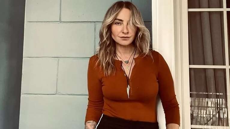 Ρούλα Ρέβη: Η θεραπεία στον δερματολόγο που την έκανε να δείχνει 10 χρόνια νεότερη