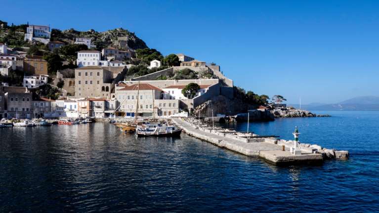 Επιχείρηση για τη διάσωση επιβατών ταχύπλοου που βυθίστηκε στη Ύδρα - Προσέκρουσε σε βράχια