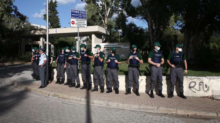 Χρειάζεται η πανεπιστημιακή αστυνομία &quot;προστασία&quot; από τα ΜΑΤ;- Η πρεμιέρα, τα προβλήματα και οι αντιδράσεις