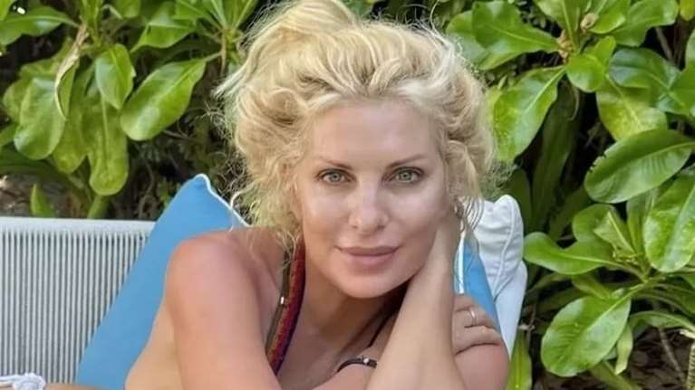 Με σώμα που θα ζήλευε και μοντέλο: Η Ελένη Μενεγάκη ποζάρει στις Μαλδίβες με το μικροσκοπικό μπικίνι της