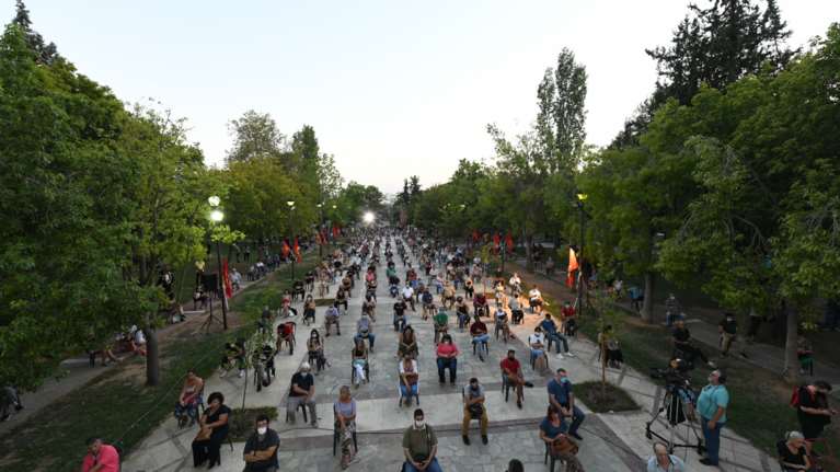 Υποδειγματική εκδήλωση του ΚΚΕ για την Υγεία: Με μάσκες και αποστάσεις ακριβείας [εικόνες]