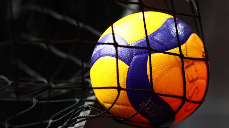 Θεσσαλονίκη: 52χρονος και 56χρονος έδειραν 13χρονο γιατί τους ενόχλησε το τύμπανο που χτυπούσε σε αγώνα βόλεϊ