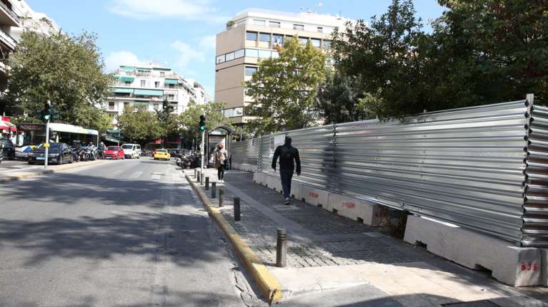 Κολωνάκι: Κλειστή πλέον η πλατεία για τις εργασίες κατασκευής της γραμμής 4 του Μετρό [Εικόνες]