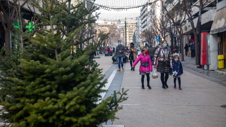Θεσσαλονίκη: Γιορτινά μενού με ντελίβερι ή take-away για όλα τα γούστα και βαλάντια
