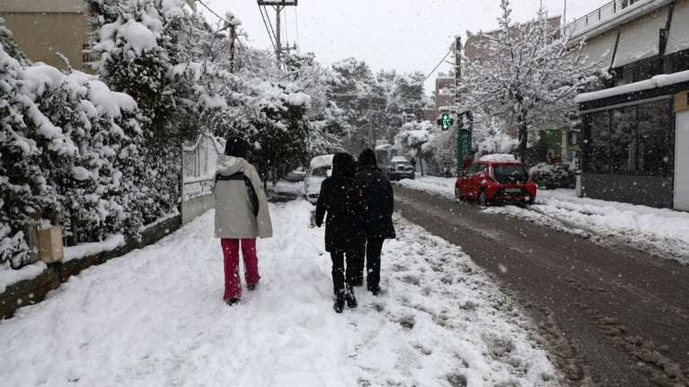 Το χιόνι έκλεισε σχολεία στη Δυτική Μακεδονία - Πού δεν θα γίνουν μαθήματα