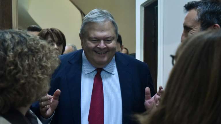 Καλώς ή κακώς πηγαίνει ο Ευάγγελος Βενιζέλος στη &quot;φιλο- σύριζα&quot; εκδήλωση με τίτλο &quot;Μένουμε Ευρώπη;&quot;- Τα σχόλια