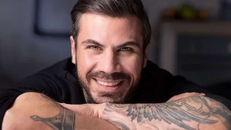 &quot;Την κόρη του δεν την πειράζει κανείς&quot; - Το απίστευτο περιστατικό με τον Άκη Πετρετζίκη και την Ακυλίνα στην παραλία