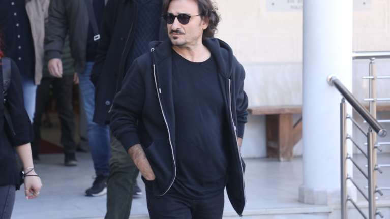 Οι απίθανες ατάκες του Βασίλη Χαραλαμπόπουλου για τις κατακτήσεις του: &quot;Ήμουν... σπουργιτάκι&quot;