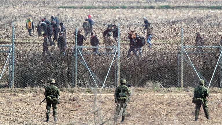 Συναγερμός στον Εβρο: Αύξηση 20% στις ροές μεταναστών - Το &quot;χειρουργικό&quot; σχέδιο κατά των δουλεμπόρων