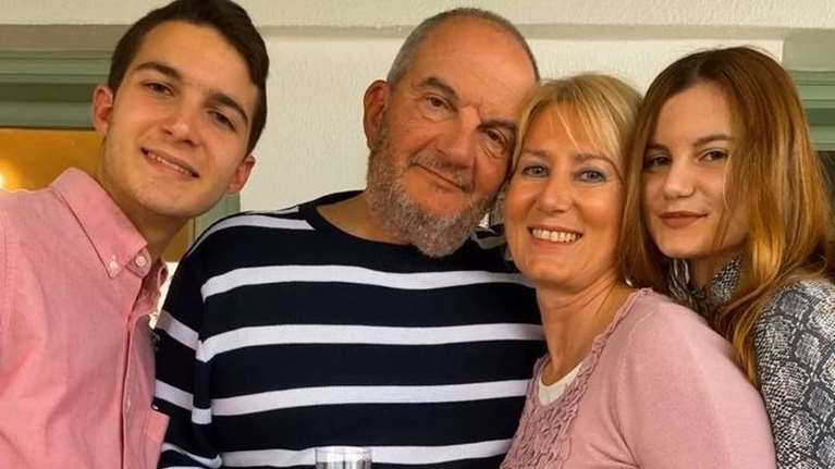 Οικογένεια Καραμανλή: Τα δίδυμα έκλεισαν τα 18 -  Δείτε το συγκινητικό βίντεο που ανέβασε η Νατάσα Παζαΐτη