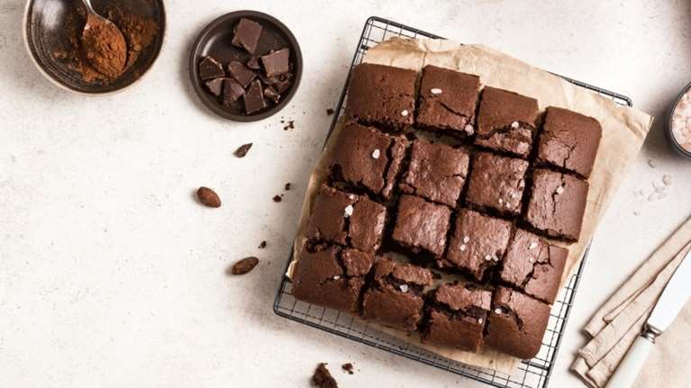 Απίθανα σοκολατένια brownies χωρίς ζάχαρη - Πεντανόστιμα και απόλυτα υγιεινά