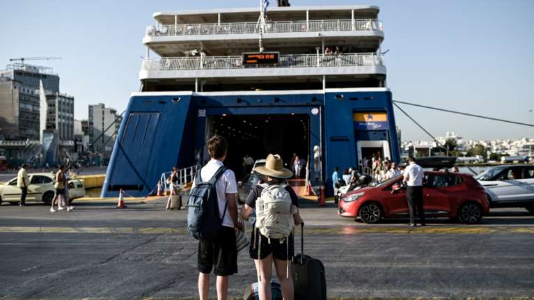 Κορονοϊός: Αυξήθηκε η θετικότητα, 125% πάνω οι διασωληνώσεις, άνοδος 41% στις εισαγωγές