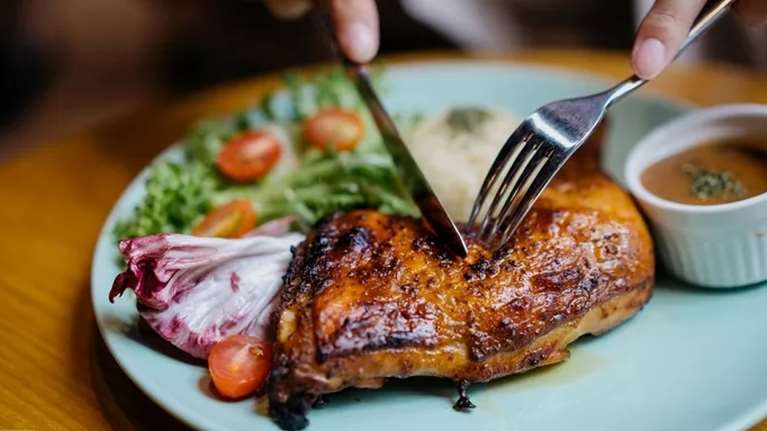 Πρωτεΐνη: Τα 2 λάθη που κάνουμε και δεν χάνουμε βάρος