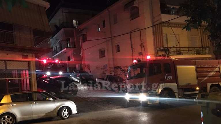 Λαμία: Αναστάτωση από πυρκαγιά τη νύχτα στην πόλη [εικόνες και βίντεο]