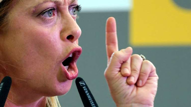 Θύελλα αντιδράσων στην Ιταλία: Η νεοφασίστρια Μελόνι δημοσίευσε βίντεο με βιασμό Ουκρανής από μετανάστη