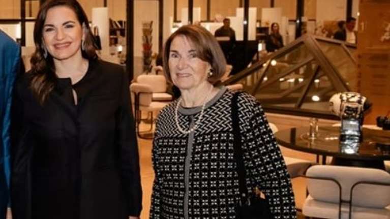 Η Όλγα Κεφαλογιάννη μαζί με την πολυαγαπημένη μητέρα της, Ελένη σε δημόσια εμφάνιση