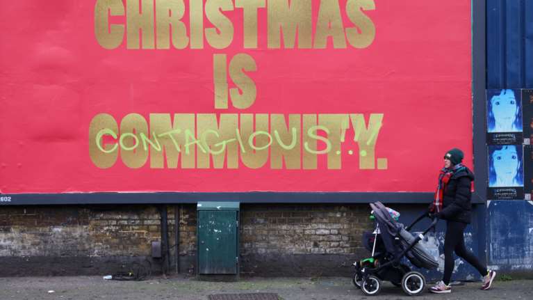 Κορονοϊός: Εντείνεται η ανησυχία στη Βρετανία - Κατέγραψε 53.285 κρούσματα