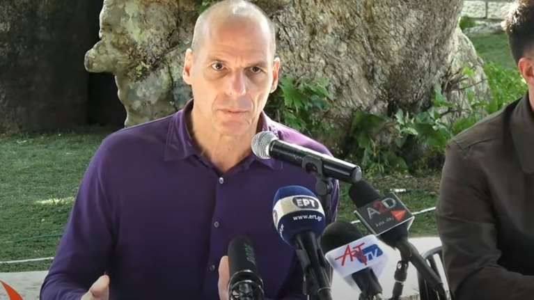 O Βαρουφάκης στο Γεφύρι της Άρτας: &quot;Η Αριστερά σε αυτή τη χώρα ολονυκτίς έκτιζε την ενότητα και τη μέρα γκρεμιζόταν&quot;