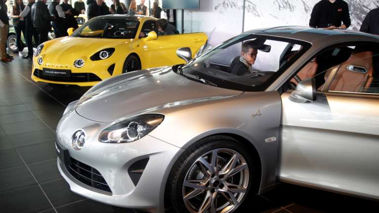 Ο κορονοϊός ακύρωσε και τη Διεθνή Εκθεση Αυτοκινήτου στο Παρίσι