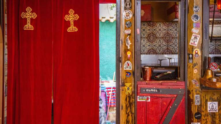 Ανακαλύψτε το viral σουβλατζίδικο στον Ίλιον