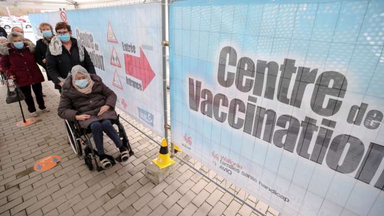 Νέα κόντρα ΕΕ-Astrazeneca: 200 εκατομμύρια λιγότερες δόσεις στέλνει η εταιρεία - Επιστολή ετοιμάζει η Κομισιόν