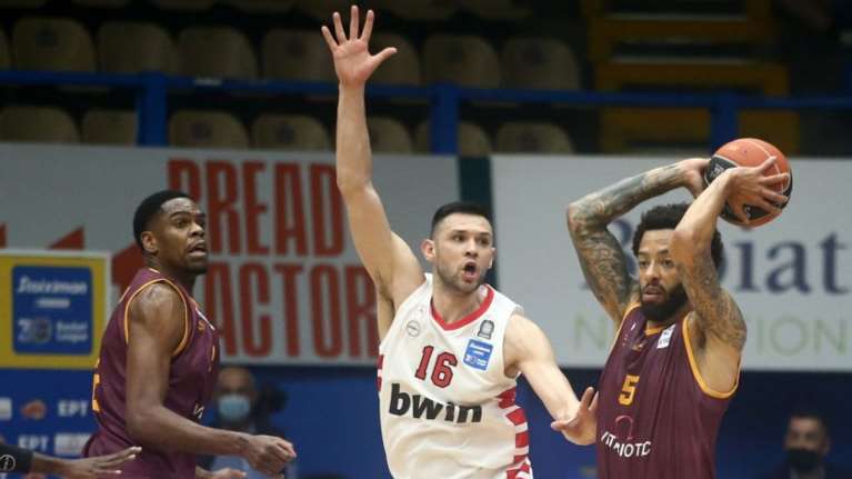 Πέρασε σίφουνας από το Περιστέρι ο Ολυμπιακός