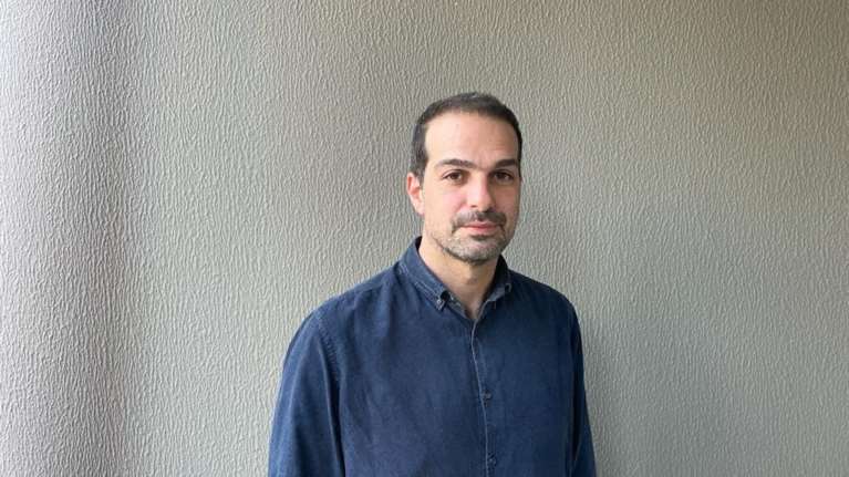 Ο László Andor συζητά με τον Γαβριήλ Σακελαρίδη στο Φόρουμ των Δελφών: Ποιος είναι ο οικονομολόγος επικριτής του Όρμπαν