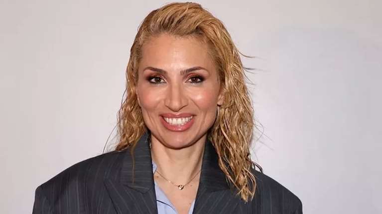 Η Μαρία Ηλιάκη στο κομμωτήριο: Το νέο &quot;χρυσό&quot; χρώμα των μαλλιών της