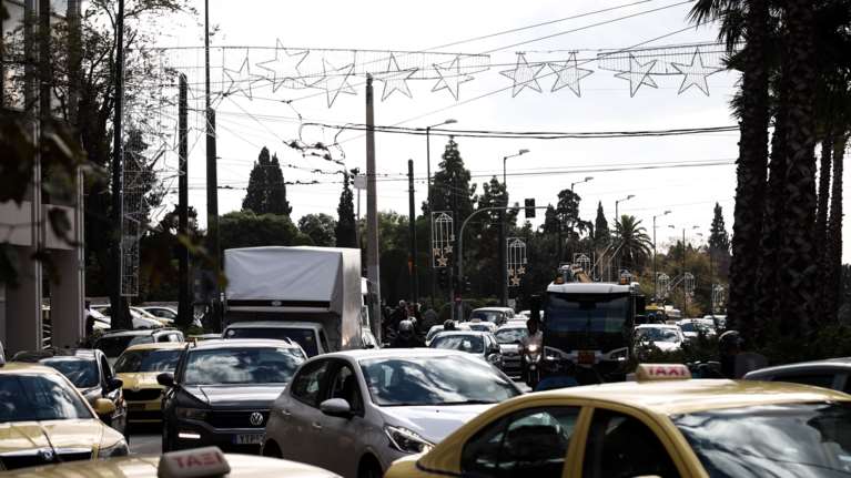 Ξανά μποτιλιάρισμα σε Αττική Οδό και Κηφισό - Live η κίνηση στους δρόμους