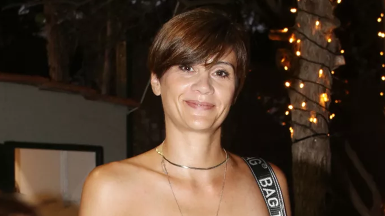 Αγνώριστη η Άννα-Μαρία Παπαχαραλάμπους: Με μακριά, ξανθά μαλλιά και αφέλειες