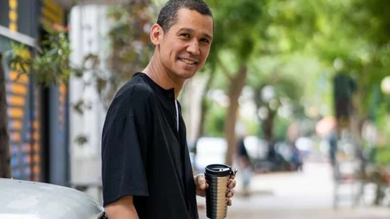 Πόσο μεγάλωσαν; Ο Σωτήρης Κοντιζάς φωτογραφίζει τα τρία παιδιά του στις διακοπές στη Σχινούσα