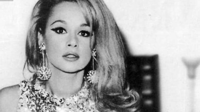 Σπάνιο ρετρό κλικ: Όταν η Αλίκη Βουγιουκλάκη τραγουδούσε Ζαμπέτα στο Φεστιβάλ Καννών το 1966