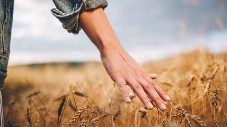 Χέρια, δάχτυλα και νύχια: Τι αποκαλύπτουν για την υγεία μας;