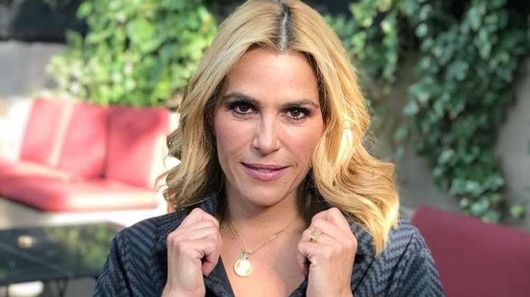 Η Αλίκη πάνω στο άλογο - Η Τζένη Μπότση φωτογραφίζει την κόρη της