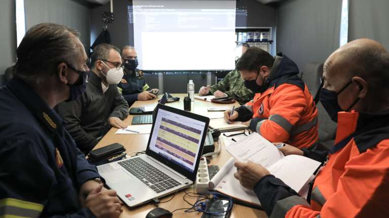 "Όλυμπος": Στα "άδυτα" του Κινητού Επιχειρησιακού Κέντρου που βρίσκεται στην Εκάλη [Βίντεο]