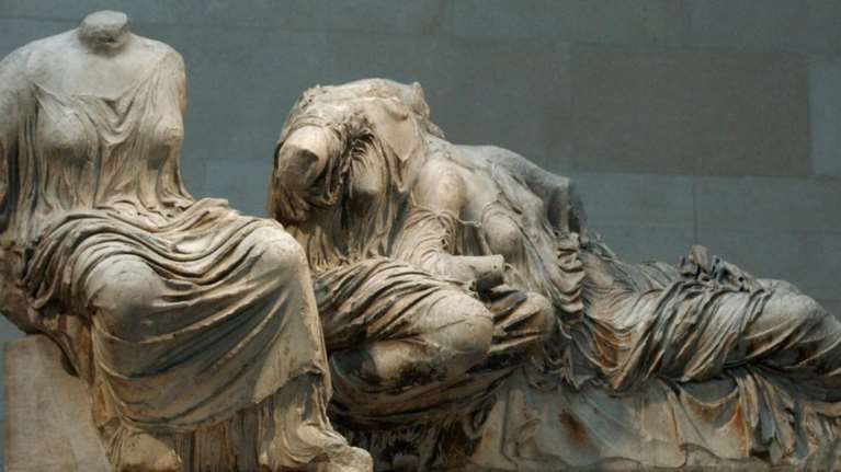 Ανάρτηση Μητσοτάκη: Επαναπατρισμός των Γλυπτών του Παρθενώνα, όπως έγινε με το θραύσμα Fagan