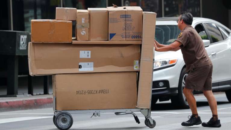 Σήμα από την Ιnterpol: Ντελιβεράδες μεταφέρουν κοκαΐνη, μαριχουάνα, κεταμίνη και έκσταση