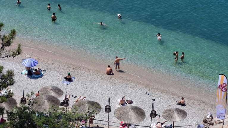 Καιρός: Εως 37 βαθμούς σήμερα ο υδράργυρος - Θυελλώδεις άνεμοι 8 μποφόρ