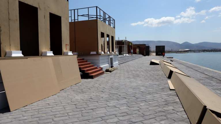 &quot;Σμύρνη μου Αγαπημένη&quot;: Στήνεται το ομοίωμα της παραλίας της μαρτυρικής Σμύρνης - Επίσκεψη Γεωργιάδη [Εικόνες]