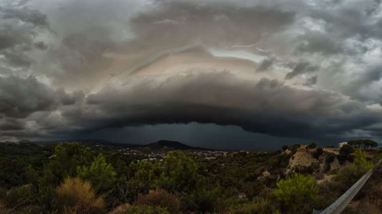 Κακοκαιρία &quot;Μπάλλος&quot; - Ρόδος: Εντυπωσιακό shelf cloud κάλυψε σήμερα το νησί [Εικόνα]
