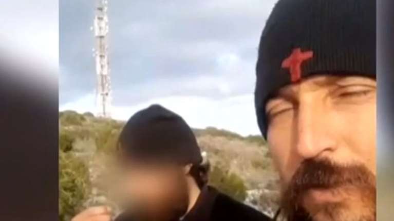 Ψευτο-μοναχός διοργανώνει… εξορκισμούς και ζητάει έως και 1.000 ευρώ για να διώξει το κακό