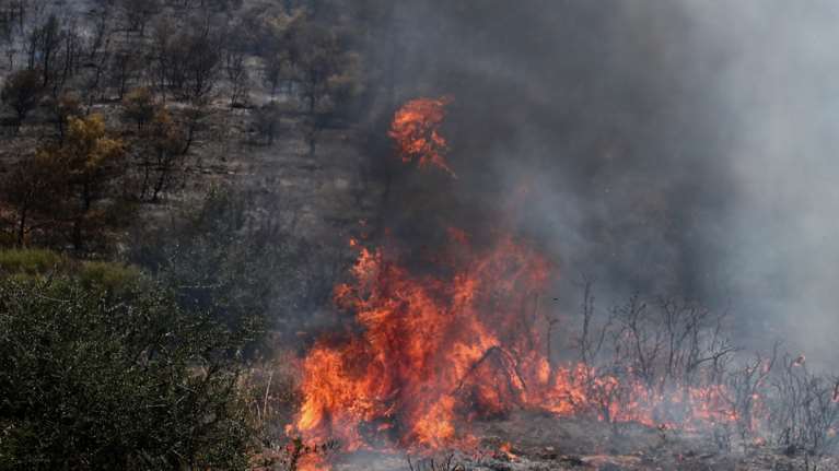 Φωτιά ξέσπασε στον Ασπρόπυργο - Δεν απειλούνται κατοικίες