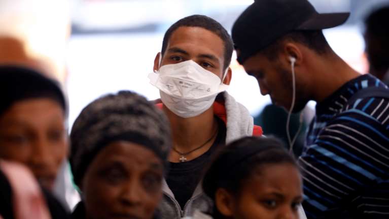 Κορονοϊός: Πρώτος θάνατος στην υποσαχάρια Αφρική, ραγδαία αύξηση κρουσμάτων