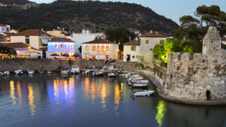 Θεοφάνεια 2025: Η μαγευτική παραθαλάσσια πόλη που γέμισε κόσμο το τριήμερο - Μόλις 2,5 ώρες από την Αθήνα [βίντεο]