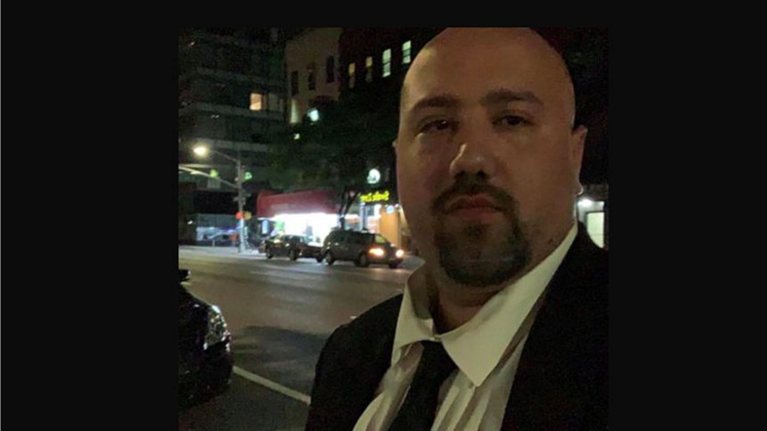 Συγκλονίζει η μητέρα του 29χρονου ομογενή: Δεν ήμουν δίπλα του να τον προστατέψω στην τελευταία του στιγμή [βίντεο]